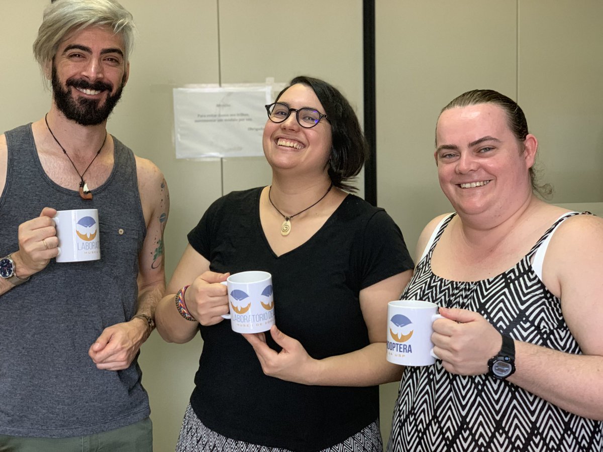 Today we had the excellent lecture entitled 'Museomics: NGS for museum specimens' by Elsa Call and Victoria Twort of the Lund University.
And the mugs of the Lepidoptera Laboratory were there! # LepidopteraMZUSP #MZUSP @Call_zaz @VTwort @simeao_moraes