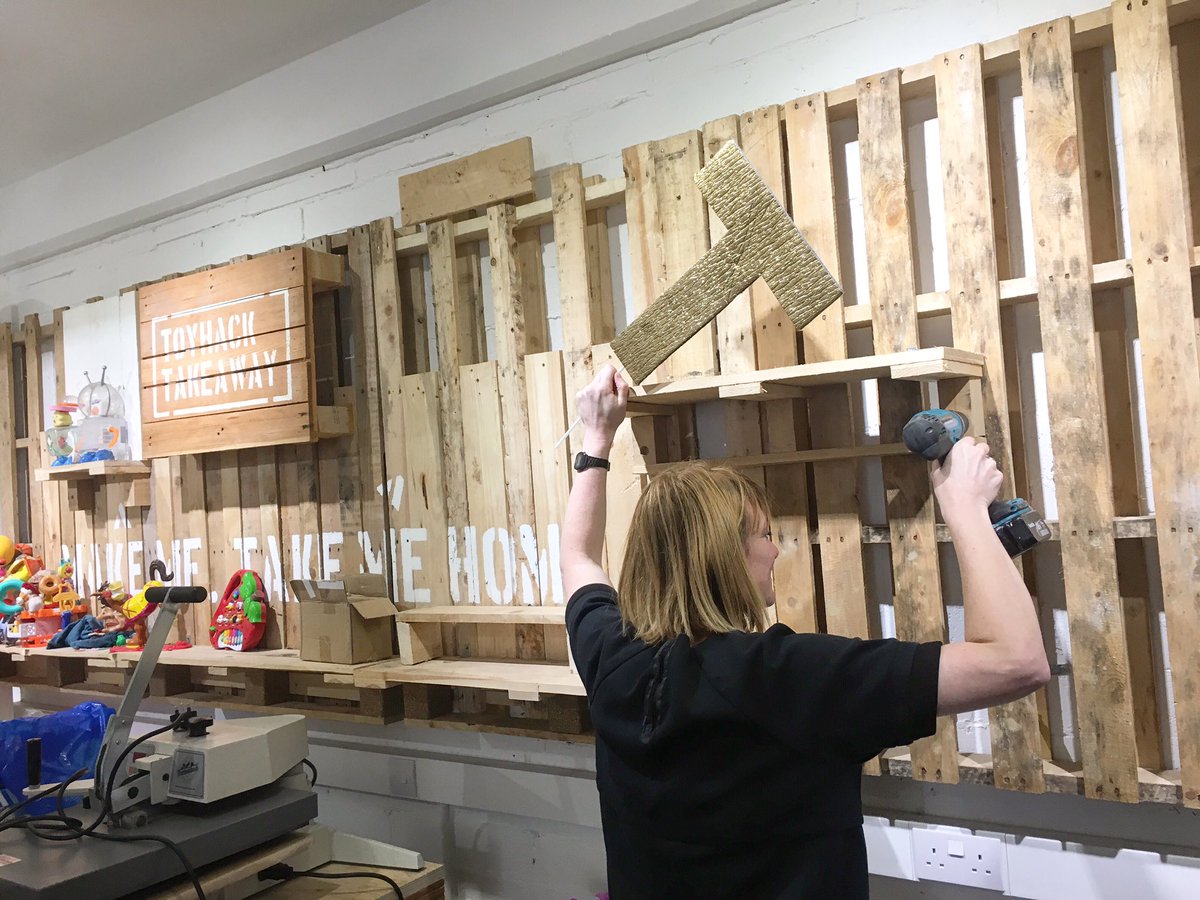 ExploringSenses's tweet photo. Mrs T helping take down the #esmakerlab on Brighton seafront. We’ve worked inside the archway for 15 months testing new commercial &amp; community maker activities.
Big thanks to everyone who helped make it happen!
@RampionWindFarm 
@BrightonHoveCC 
@made_in_shed 
@BlockBuildersUK https://t.co/9CXZ747rS6