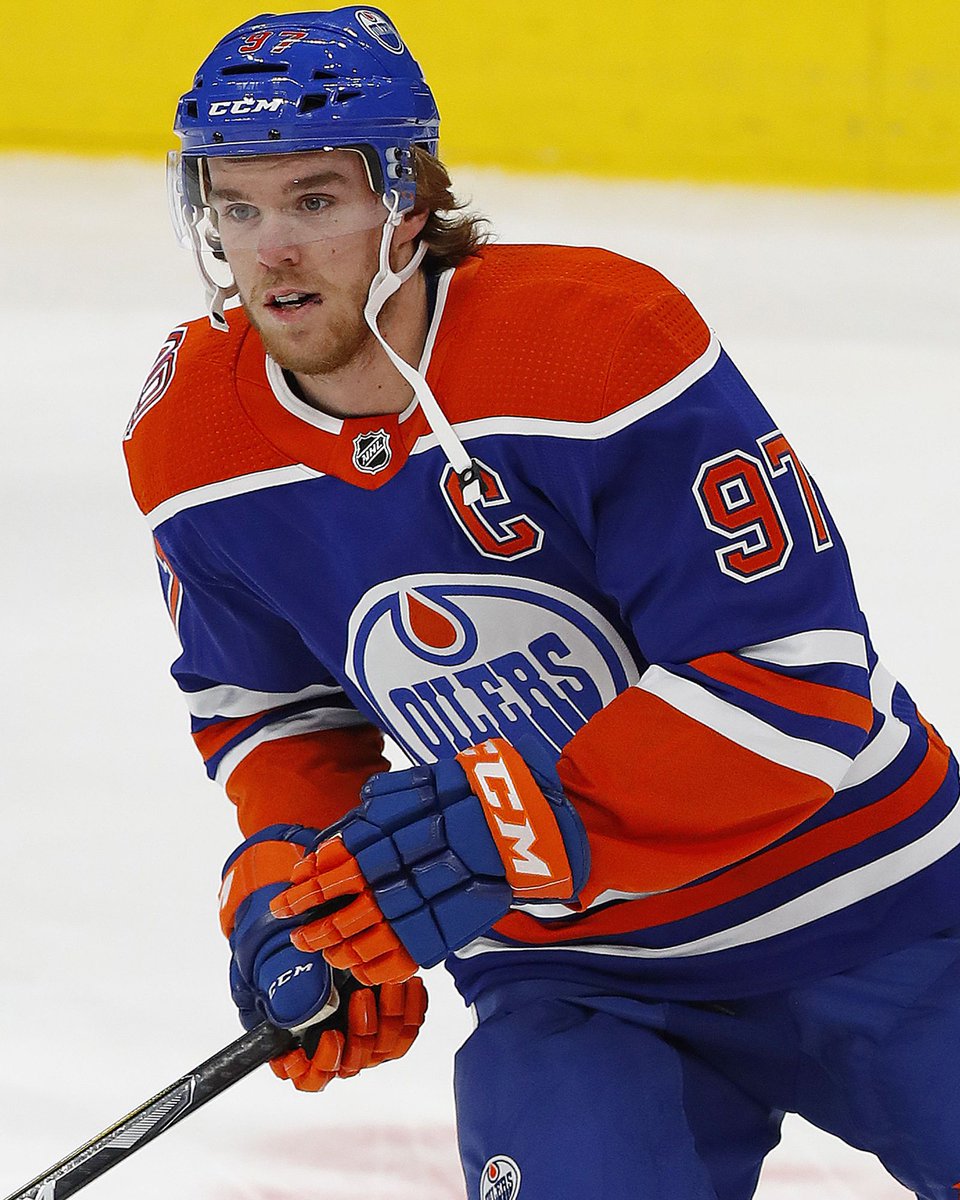 jsbmbaggedmilk's tweet photo. How could anyone look at these jerseys and not think they're way better than the orange ones? Do what's right, and make these the permanent jerseys again. https://t.co/qUGoa2kylw