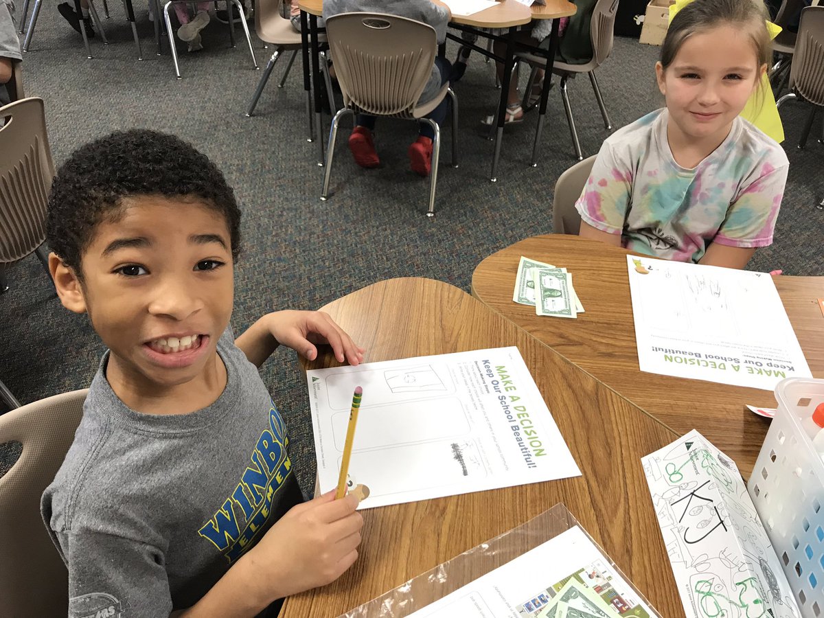 howdymrsshaffer's tweet image. JA in a Day is off to a great start!!! Thank you volunteers!!! #DWEeagles