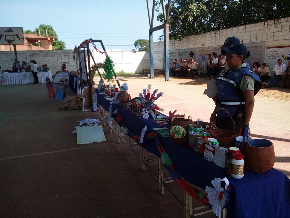 POLICIA DE PEÑALVER tweet media