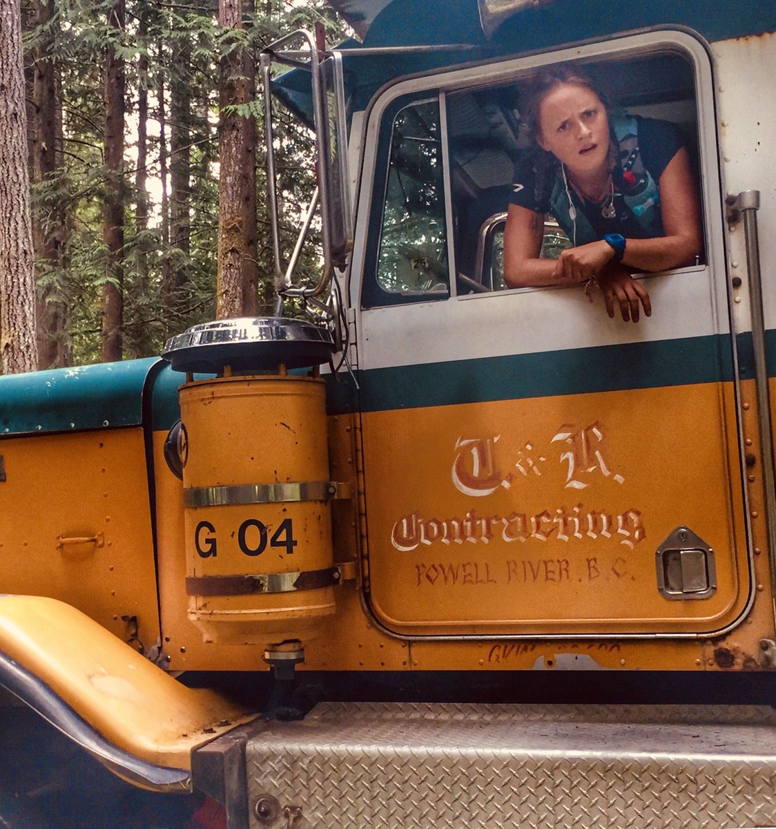 CoastMntAcademy's tweet photo. We are pleased to welcome Clancy Sindlinger (#CMA2015) who will be our 2019 Program Assistant. Clancy is brilliant! She brings BIG smiles a passion for all things #adventure . Welcome aboard Clancy! #mentorship @sd47_board @sd47_brooks https://t.co/RGPor8zoC8