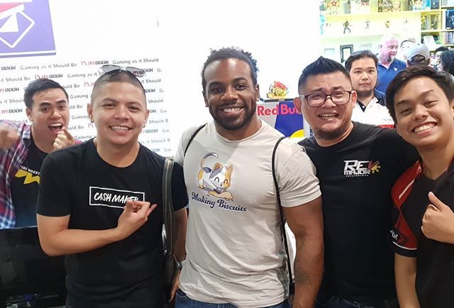 whatsageek's tweet photo. @xavierwoodsphd meets with some hometown heroes like @FChampRyan and PBE | AK thanks to @hotthefudge and @playbookshop_ph.
Feat. Poch!
#XavierSEA https://t.co/lDLEFNQssU https://t.co/jGUAR3FojP