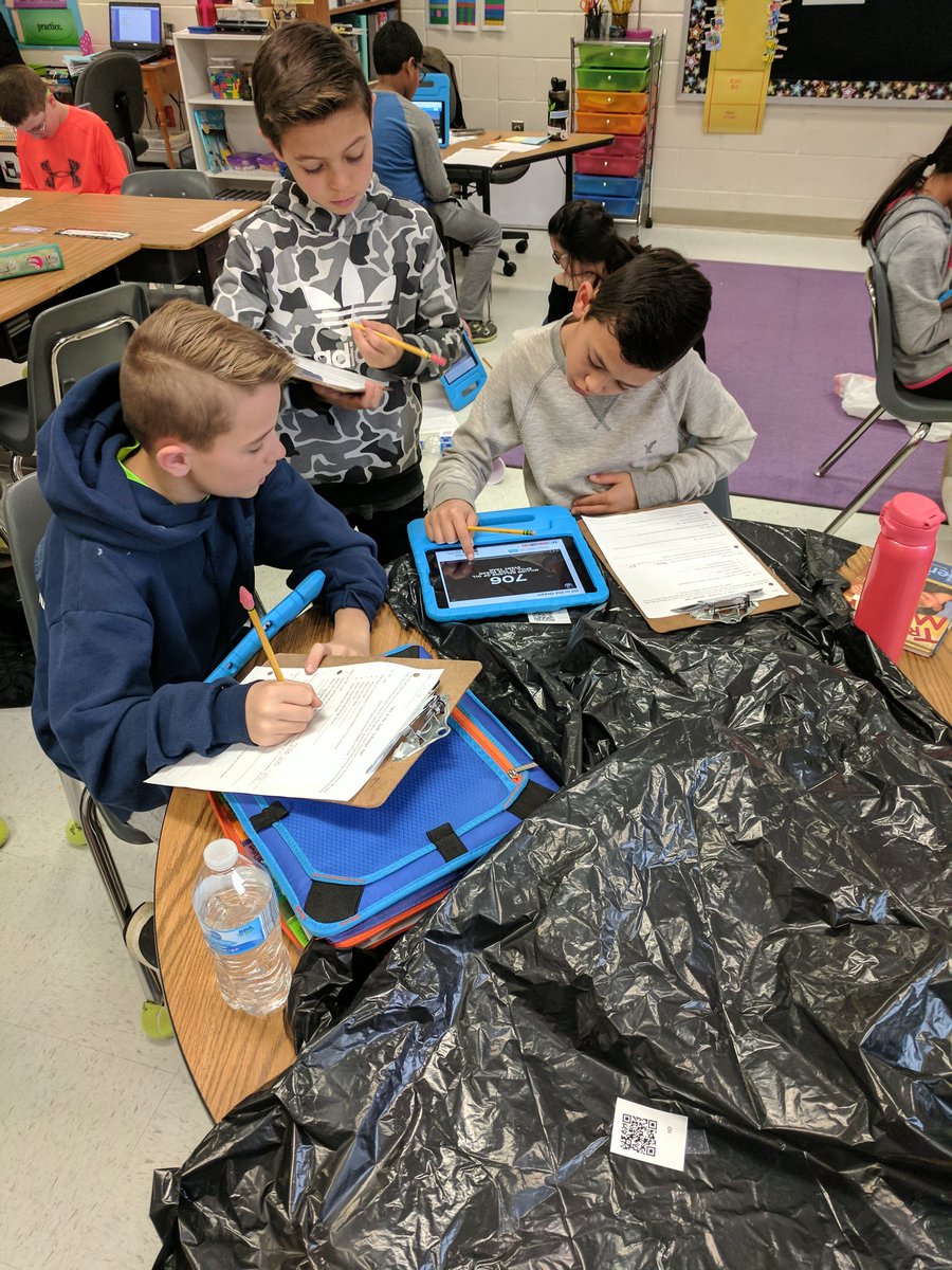 kputnick13's tweet photo. Students investigating #humanimpact with our Trash in the Ocean QR Scavenger Hunt. Check out that oil spill! @weWonder18 I wish you were here!! #mres19 https://t.co/JZdAsDZxJh