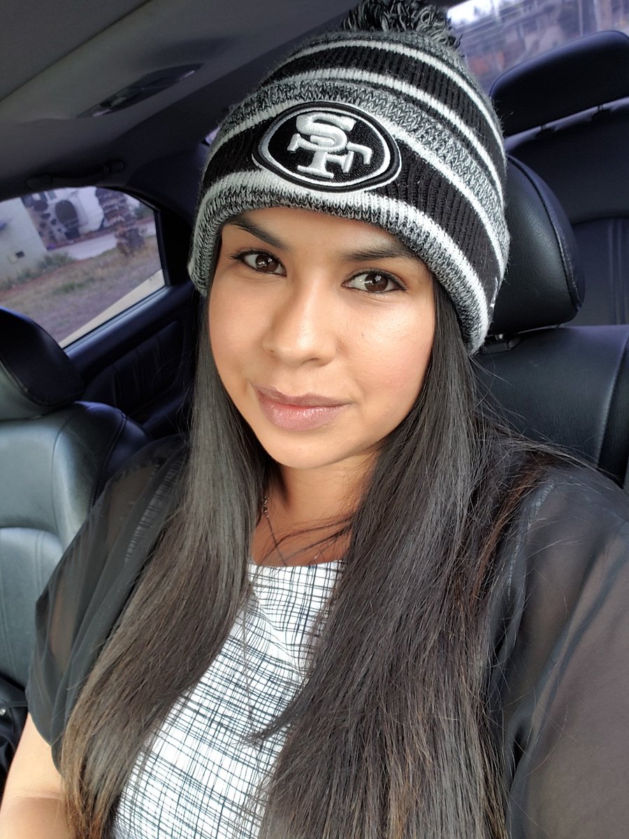 monaroque07's tweet photo. Matching all day. #49ers #niners https://t.co/7Mk9j7E4Pk