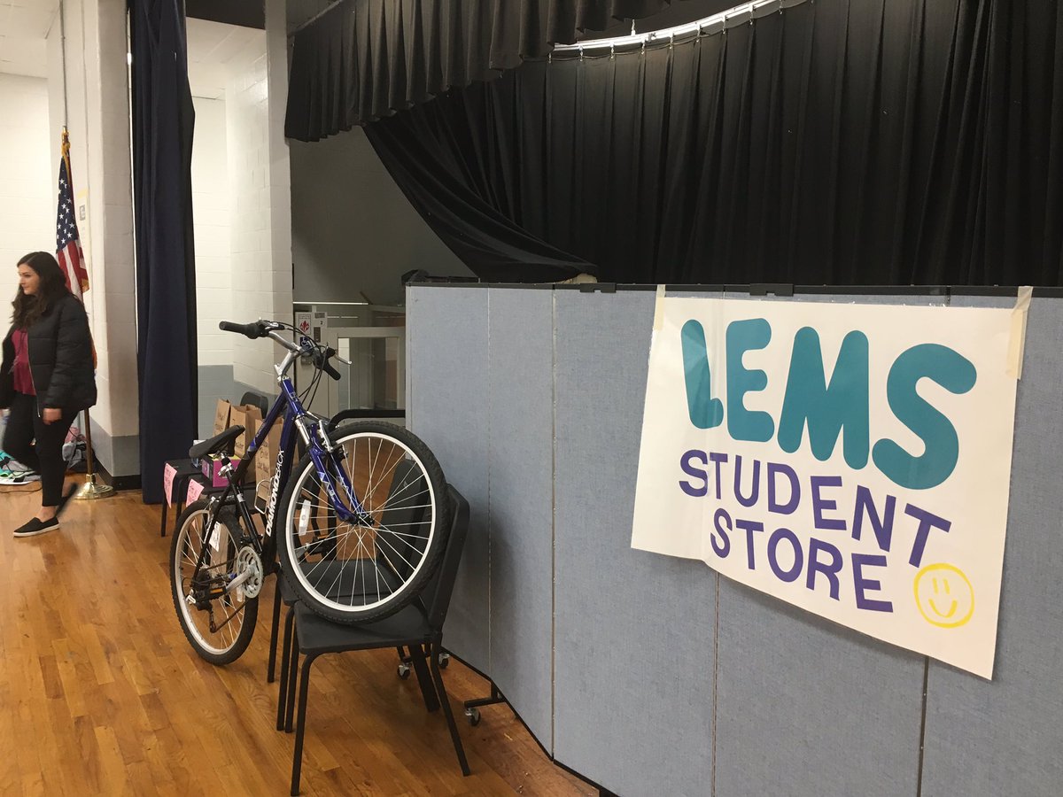 hcpss_lems's tweet photo. LEMS School Store❤️🦅 #eaglebucks #PRIDE https://t.co/ZgTOGkjqoK