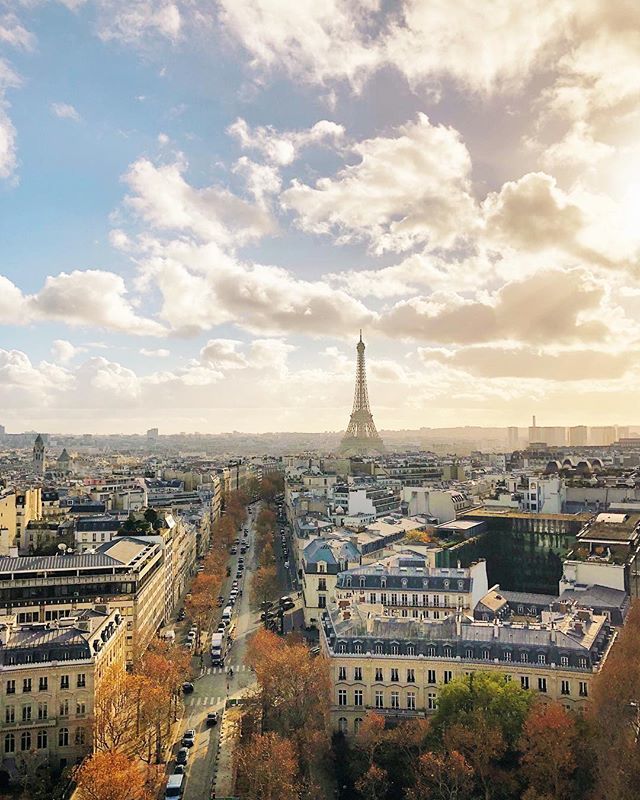 werbowys's tweet photo. caught the parisian skyline at its most magical: golden hour ☀️
.
.
.
.
#travel #tourism #goldenhour #paris #eiffeltower #visiting #instatravel #instago #instagood #trip #sunset https://t.co/AqSv2oXWBA https://t.co/2LpYrenuEj