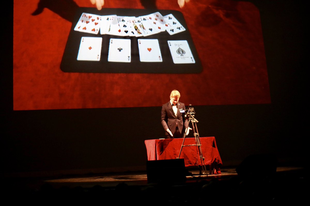 Magnifique soirée des #Talents à #Tourcoing ce soir. 16 Quartiers / 16 Talents. Bravo à tous les participants. #NQIT2018