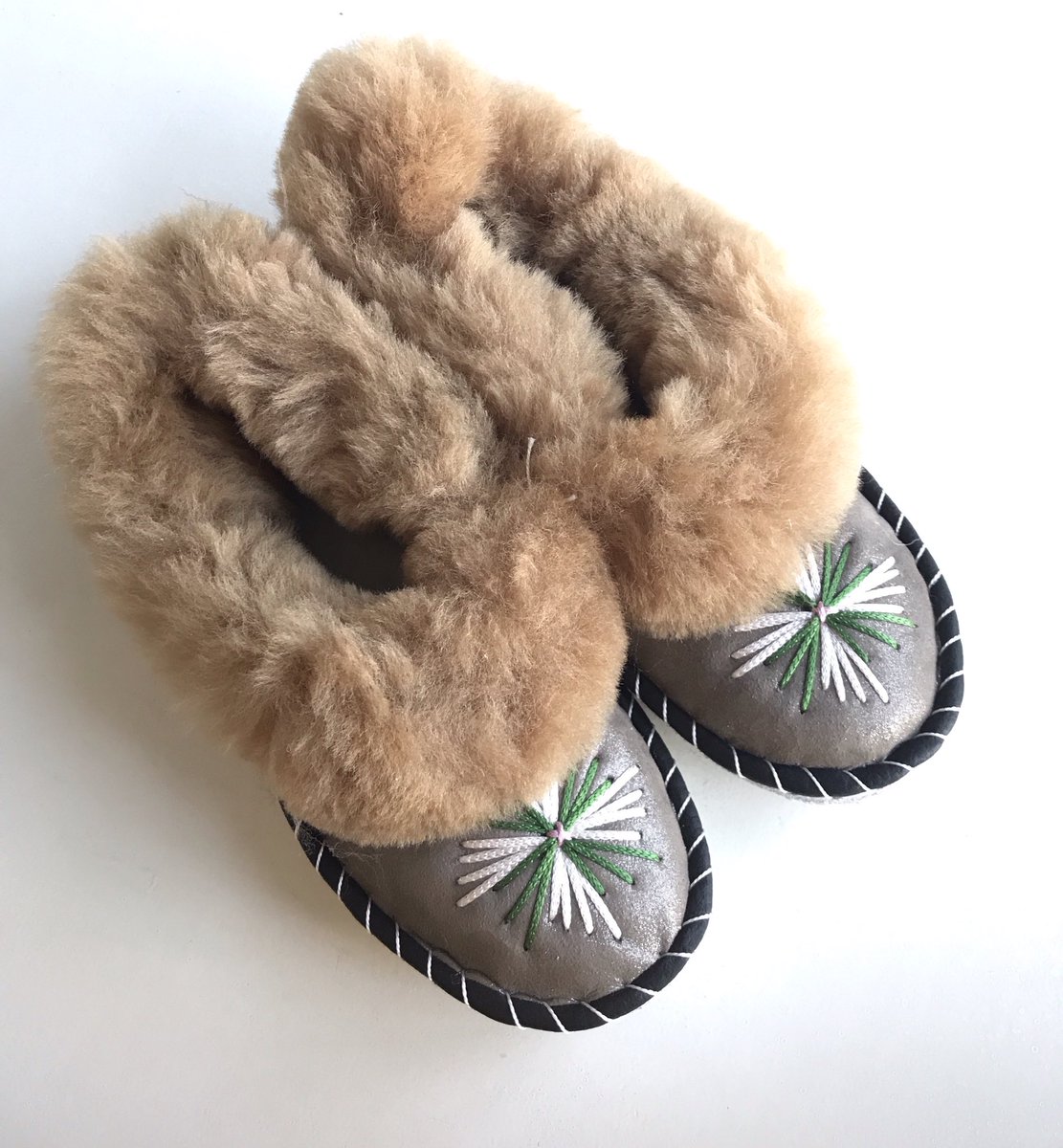 onaie slippers