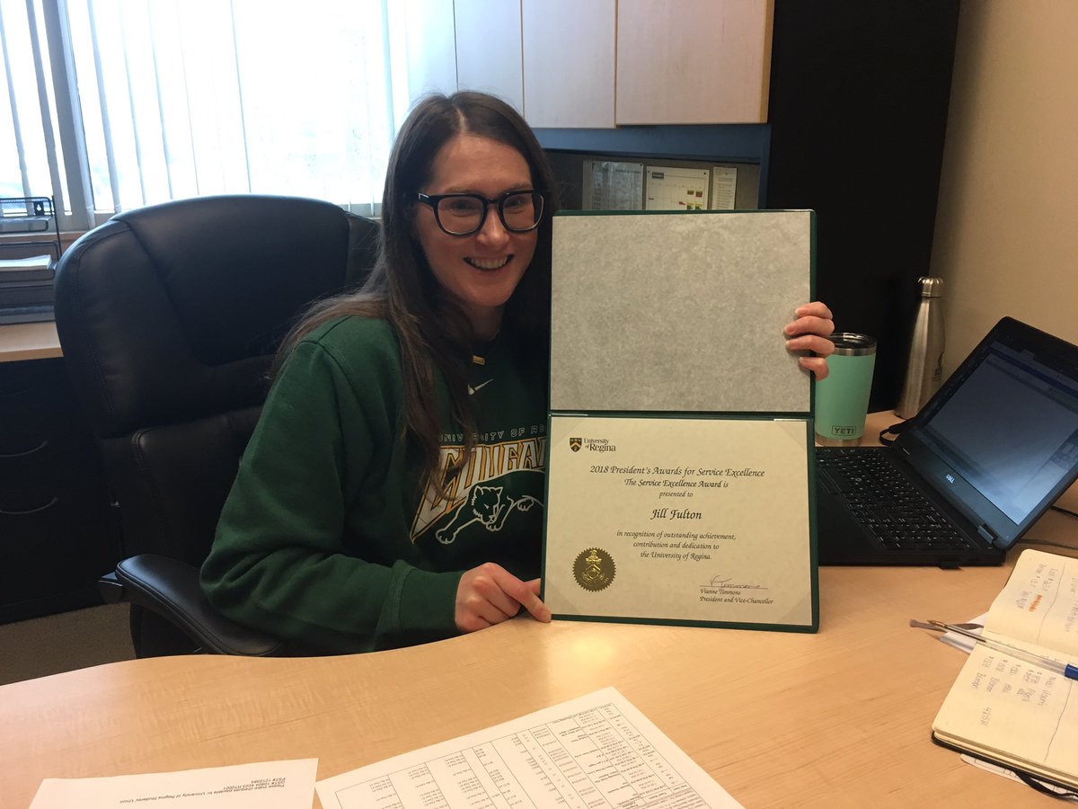 ReginaCougars's tweet photo. Our own @CJillFulton earned the Service Excellence Award from @UofRegina yesterday! Thanks for all you do, Jill 😊 https://t.co/FviQDqwE5p