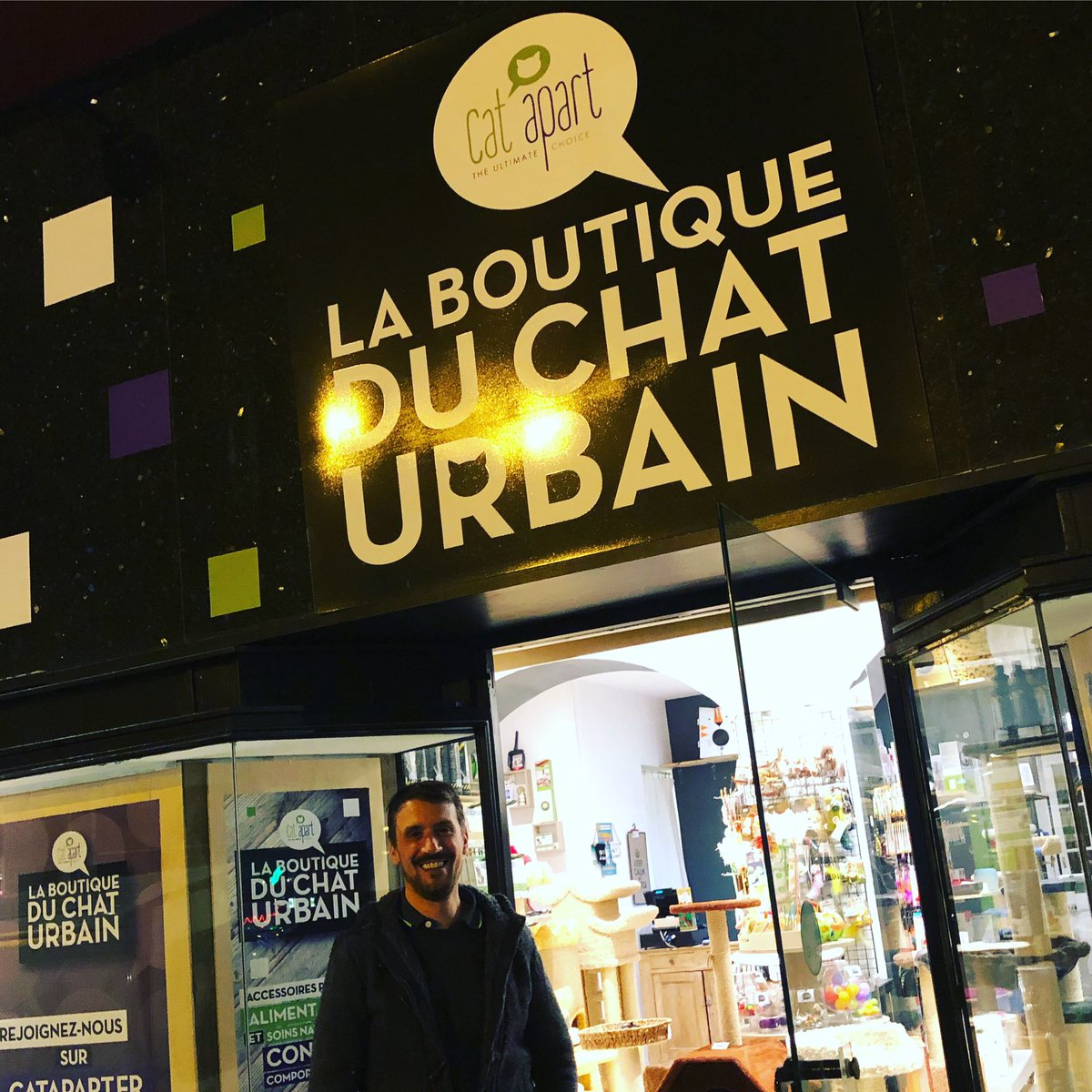 Boidalon's tweet photo. Ce soir, j’ai passé un moment avec Benoit, que tous les possesseurs de #Chats niçois devraient connaitre...
Chez #Catapart, son magasin à 2 pas de #Nicetoile, c’est le paradis des félins, et ses conseils sont précieux...
#Babouche a déjà validé ses nouvelles croquettes 😻 ! https://t.co/xZhtLfUxBg