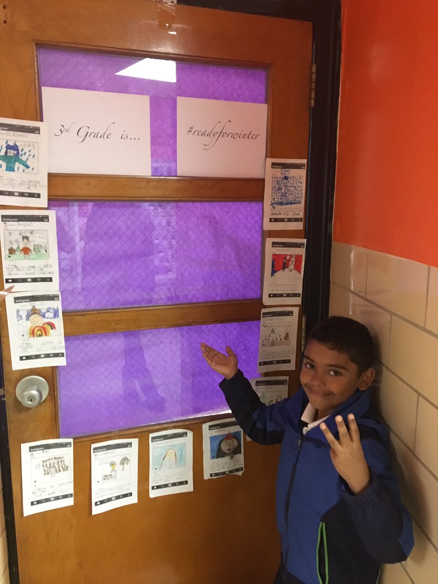 RahwaTeaches's tweet photo. CHES 3rd teaching us teachers how to Instagram #Techtivus #ready4winter @t3pgcps https://t.co/WZ9R41FksO