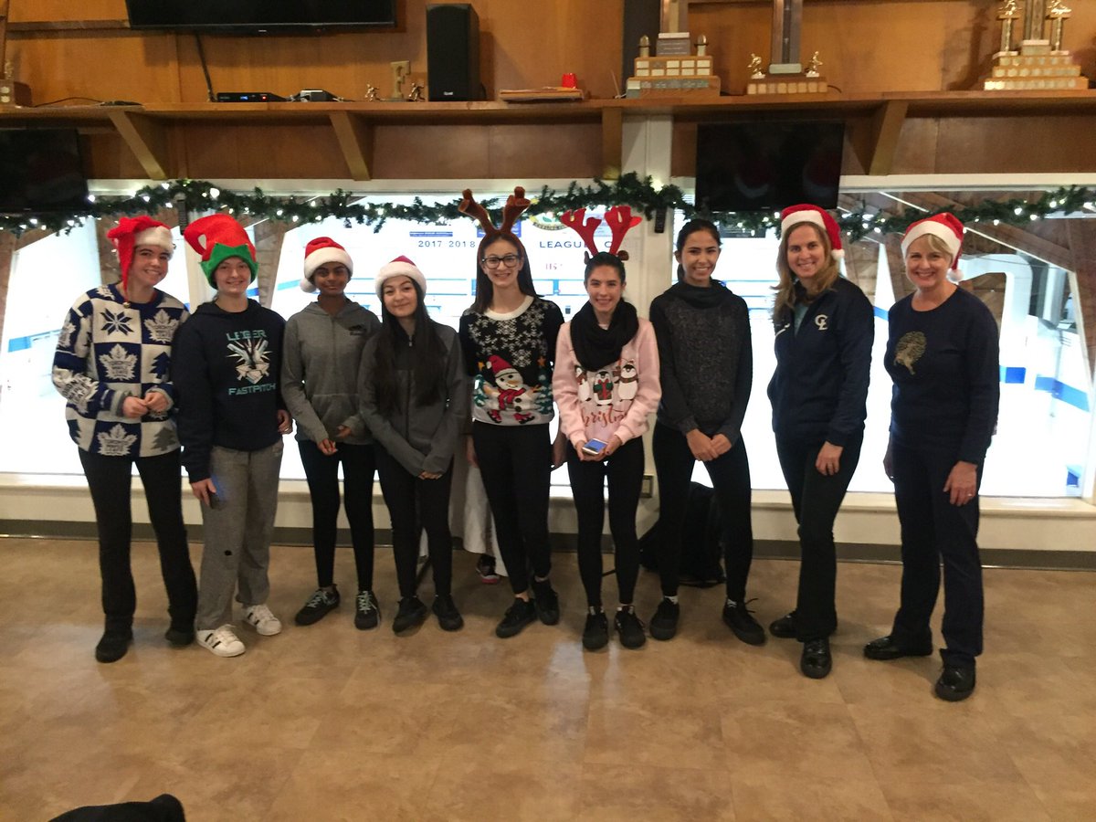 cmk23549167's tweet photo. @CardinalLegerSS Christmas at the Roch the House Curling Bonspiel. Good competition, carol singing, and even a coach doing a cartwheel! #GoodCurling #GoLeger #goodtimes 🥌🎄👏 https://t.co/8OgdXYrjTO