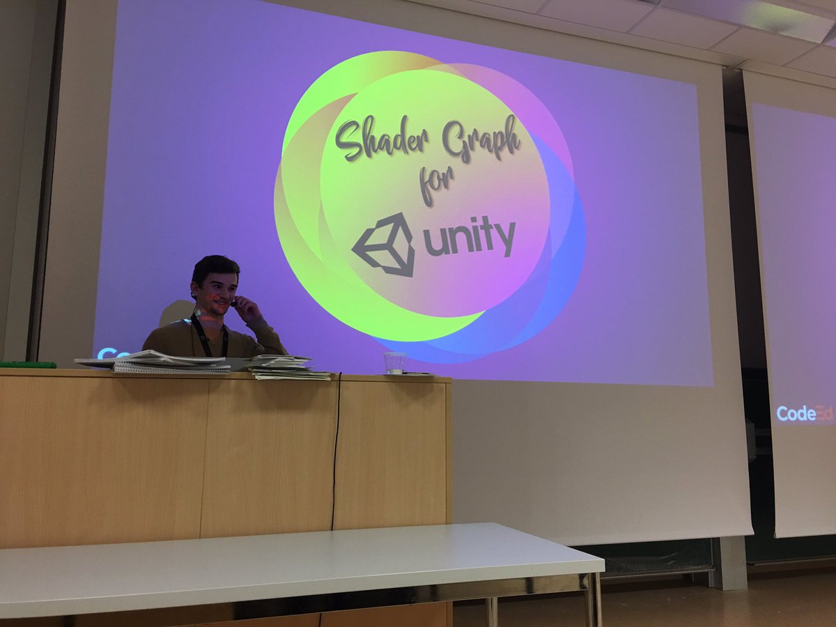 DrazeCos's tweet image. Der Erste Talk der #SemesterGameJam hat begonnen! ft. #codeed Das Thema: Shader Graph!