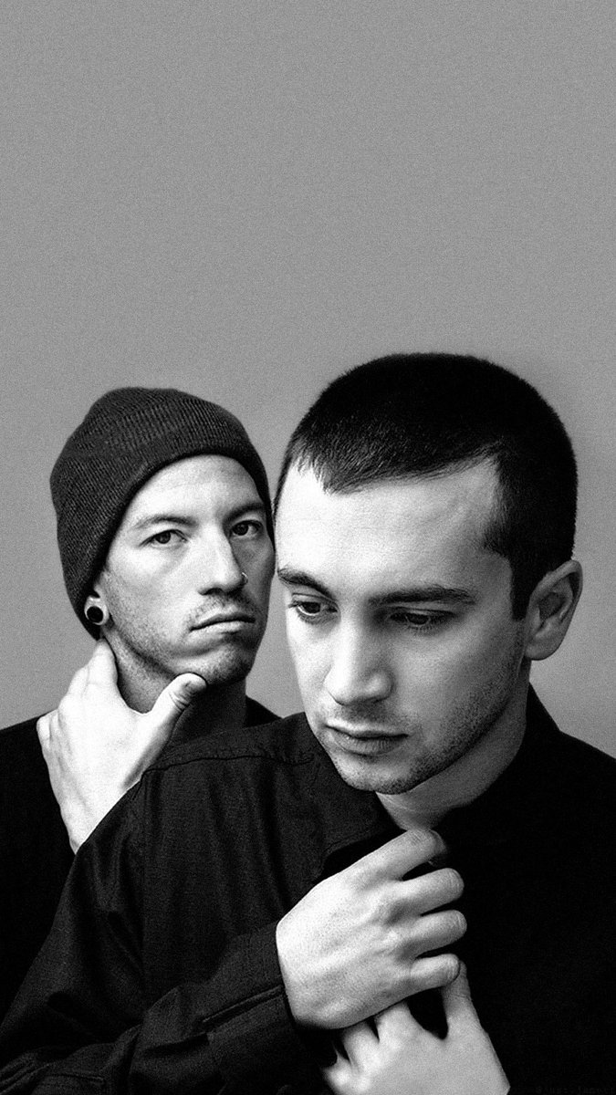 dexaha_'s tweet photo. Congrats to these two! • Summ wallpapers I made
.
.
.
#twentyonepilots #tylerjoseph #joshdun #trench #clique #skeletonclique #cliqueart #blackandwhite #photoshop #wallpaper #rocksound #rocksoundmagazine 
Photo credit goes to @rocksound https://t.co/l0rWtS6rGj