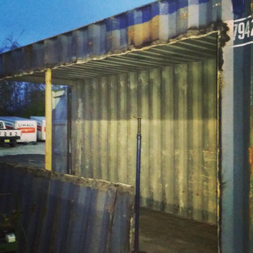 container_yard's tweet photo. Work has begun on our new toy...we will finally have our container at CY2.0!!#comingSpring2019 #downtownMobile #coworkspace #container #createbuildgrow #getingetgoing https://t.co/AEOFLT4G6f