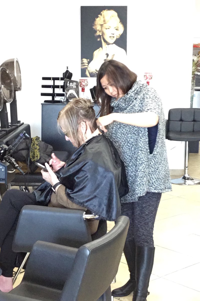 salonarmetta's tweet photo. Our Talented Stylists Creating Beautiful Hair 💇‍♀️💇‍♂️❤️🙂
#scottsdale #scottsdalesalon #arizona #arizonahair #behindthechair https://t.co/TJH4hZH3gI
