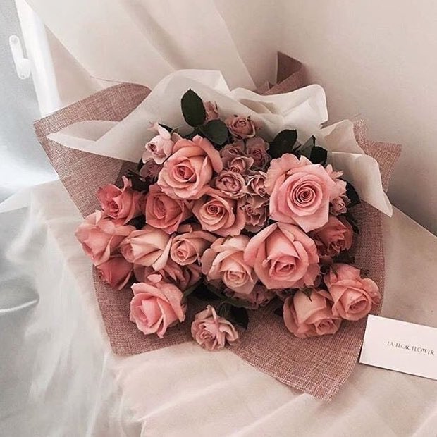 flowers are the key to every girl’s heart♡