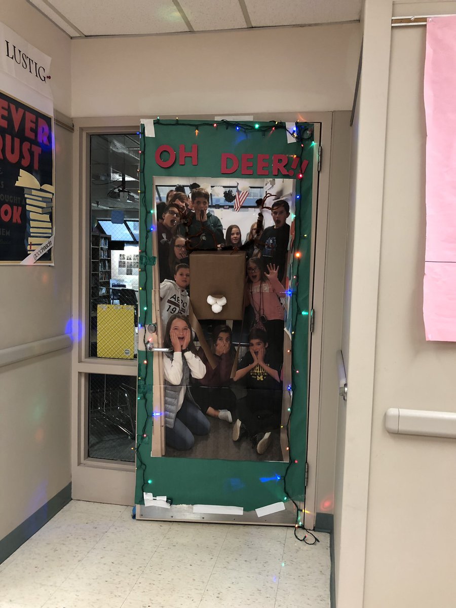 stephoconnor91's tweet photo. More Knight Pride door decorating! #yes2tps #bamsknights #bamspln https://t.co/knXQM21yfk