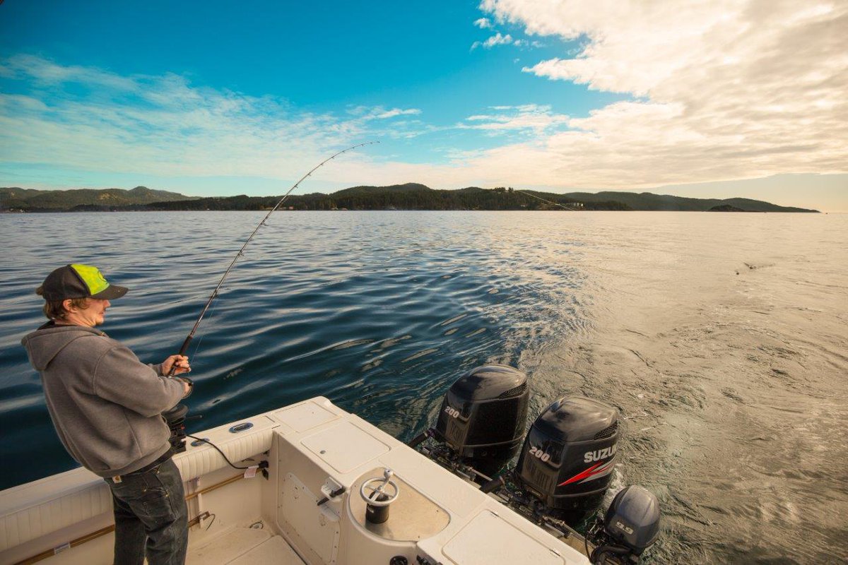 SookeHarbour's tweet image. If you #LiveToFish, what could be better than simply walking out the front door for the fishing adventure of a lifetime, in every season? It's on offer here in #SookeBC! Learn more: ow.ly/YLQn30mmqSv #FishBC#ExploreSooke