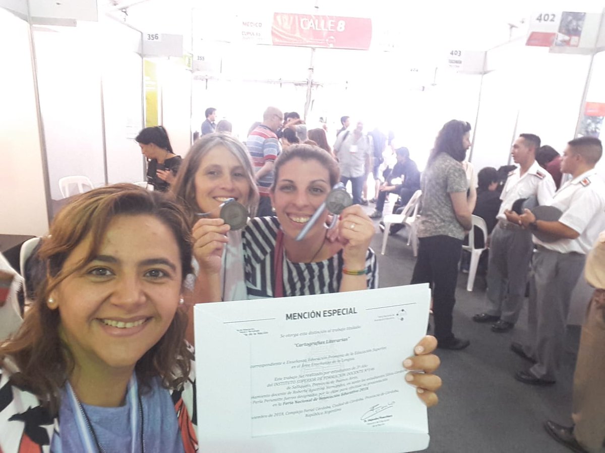 Ropy83's tweet photo. #cartografíasliterarias Mención Especial en #FN2018 @BAeducacion @acteba ¡Gracias por esta hermosa experiencia! https://t.co/GVMWrv1SHI
