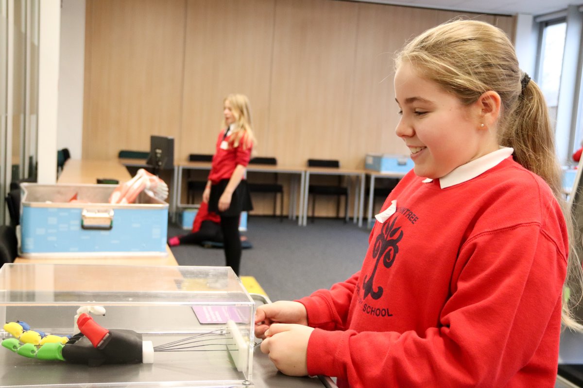 GKCollege's tweet photo. SmartSTEMs and EDF Energy Celebrate Successful Year
Read about it here - https://t.co/GoN7Zw5vDV 
 @SmartSTEMs @edfenergy  #SSGKC #CollabisKey #GetYourWings https://t.co/G5jEv6mblr