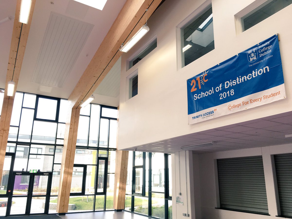 TechTeacherEDU's tweet photo. It was a pleasure documenting the Le Cheile staff and present back to them this banner.
#brilliantpathways
#seasaรญmidlecheile https://t.co/j96P0YDU8v