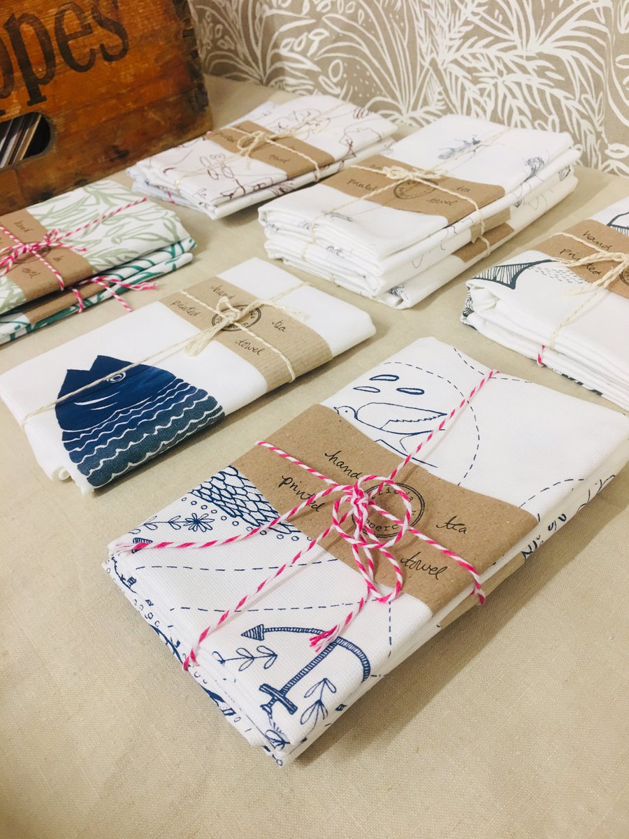 peckhamlevels's tweet photo. Woohoo we're open! Come and find us on Level 1. With lots of beautiful pieces... like @friedpeppercorn 's work which we LOVE!
#printsocial #weareprintsocial #graphicdesign #3rdrail #3rdrailprintspace #tshirt #apparel #fashion #screenprint #screenprinting #tee #illustration https://t.co/SGtuMSPzSG