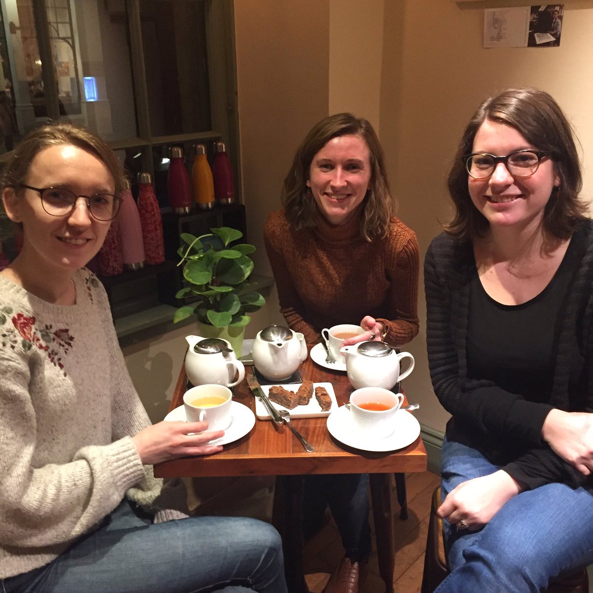 roseveartea's tweet photo. Tea and catchup in Broughton Street before graduation #teaedinburgh #edinburghtea #broughtonstreet #edinburgh https://t.co/odCsojr9qz