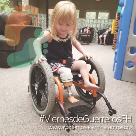 FHayudaacamina's tweet photo. Maddison Mary ya está lista para su segunda cirugía, y se divierte mientras espera en el hospital dando vueltas en su silla, ¿alguien la quiere acompañar a dar una vuelta? #ViernesdeGuerrerosFH https://t.co/PkJxEUcJzM
