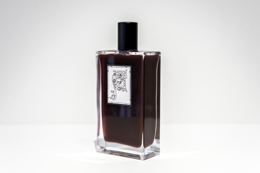 fi_lor's tweet image. Artists John Thomson and Alison Craighead developed "Apocalypse" (2016), a fragrance  depicting the biblical end of the world. You can find it on display at the @TheRyderProject for the new exhibition "The Perfume Shop" 😈👃

More info: wwwunderkammer.net/2018/11/30/apo…