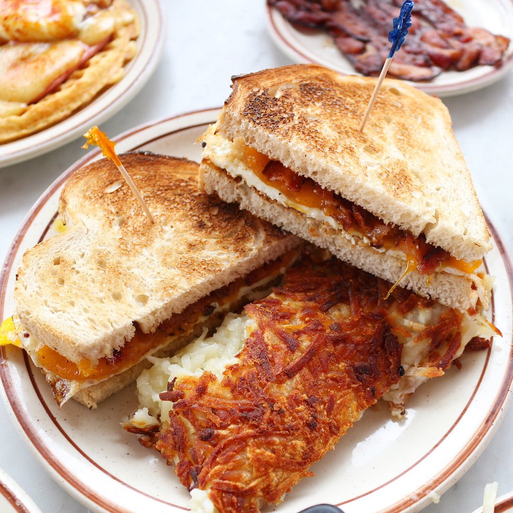A quick way to fill up, Harry’s Fried Egg Sandwich. 🥓🍳🧀🥪 #LaJolla #HarrysCoffeeShop #SanDiego #SanDiegoCalifornia #SD #SanDiegoFood #sandiegoeats #EdibleSD #SanDiego_Ca #YouStayHungrySD #SanDiegoLove #LaJollaShores #ScrippsPier #Windansea