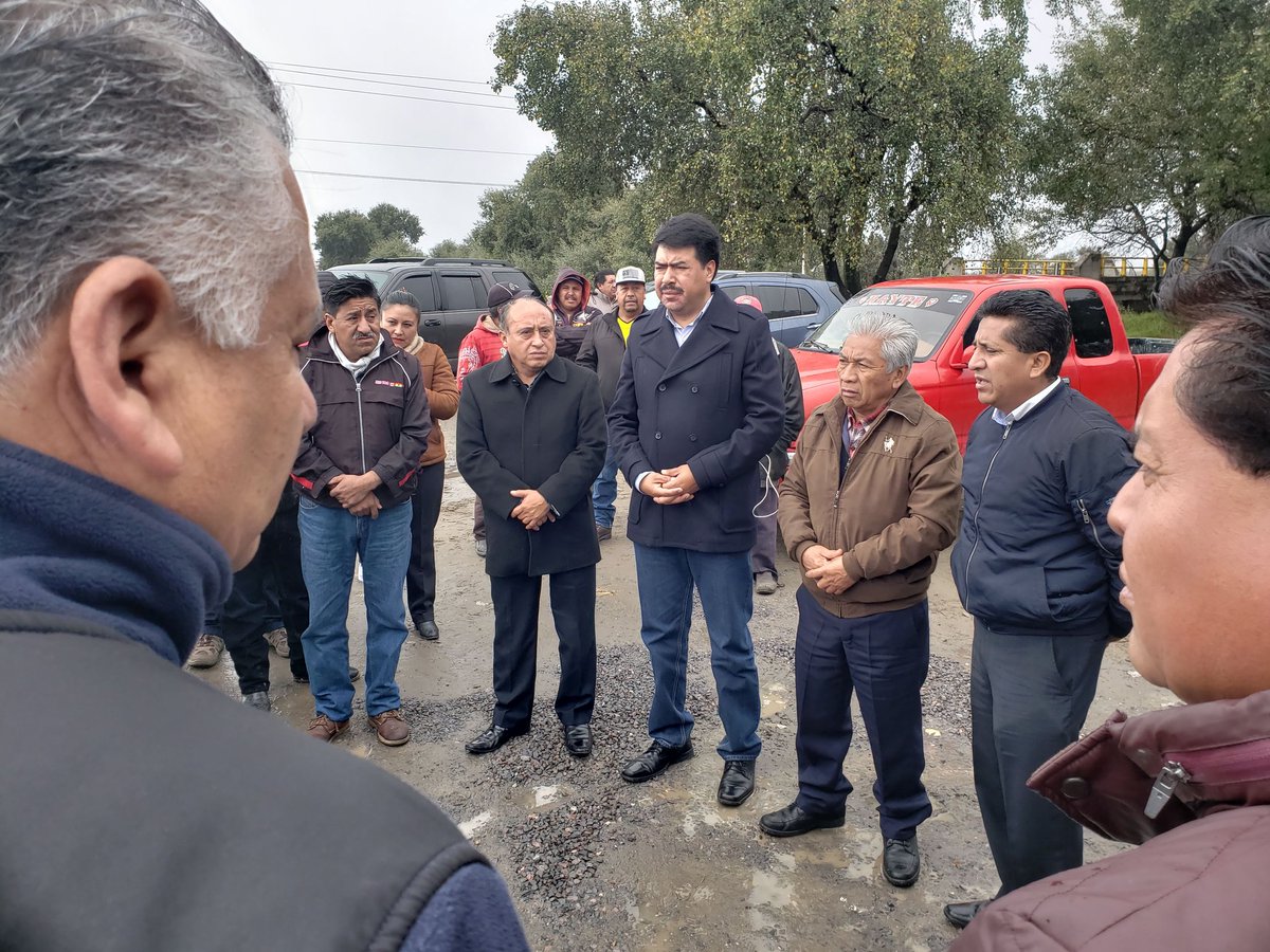 Aquino_Limon's tweet photo. Platicamos con los presidentes municipales de #SanJoséChiapa #Soltepec #RafaelLaraGrajales #Nopalucan y el Concejo de #Mazapiltepec  

#HaciendoCaminos https://t.co/2tUIHcOlRk