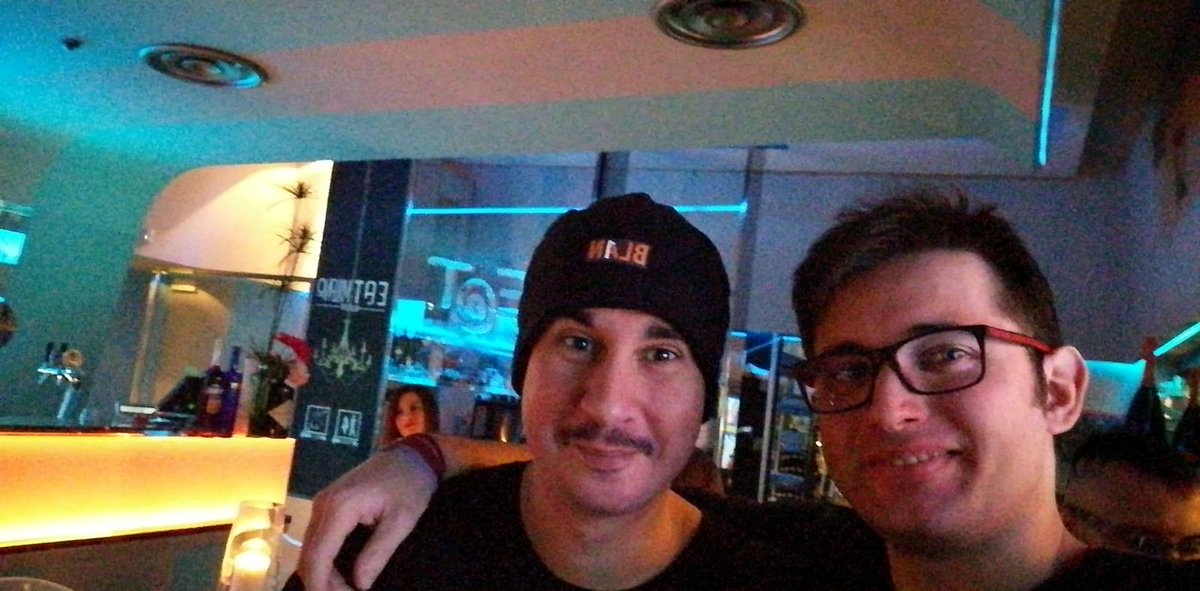 blan1rap's tweet photo. Poche amicizie VERE in questo giro....
@surfmilano...Uno dei pochi ad avermi supportato e sopportato da tanti anni a questa parte....Non solo un buon beatmaker,ma SOPRATTUTTO un buon amico. ;)
#blan1 #djsurf #serate #rapitaliano #mciing #beatmaking #friendship https://t.co/ndHo9o7mFs
