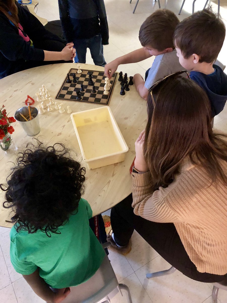 stsKinder's tweet photo. One of the Intermediate Ss taught us a new game today! ♟ #thisishowwesel #buildingrelationships #classroomcollaboration #voicesofmchugh @heatherteacher2 @McHughEduCentre https://t.co/9NDXlU4CTI
