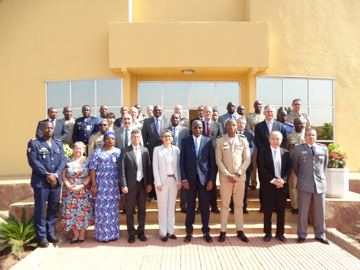 empmli's tweet image. L’EMPABB a tenu ce jeudi 29 /11/ 2018, la 21e session ordinaire de son conseil administration. Présidé par le MDAC , le Pr Tiémoko SANGARE, elle a été marquée par le retour du Royaume-Uni au conseil qu’il avait quitté en 2012 suite à la crise politique qu’avait connue le Mali.