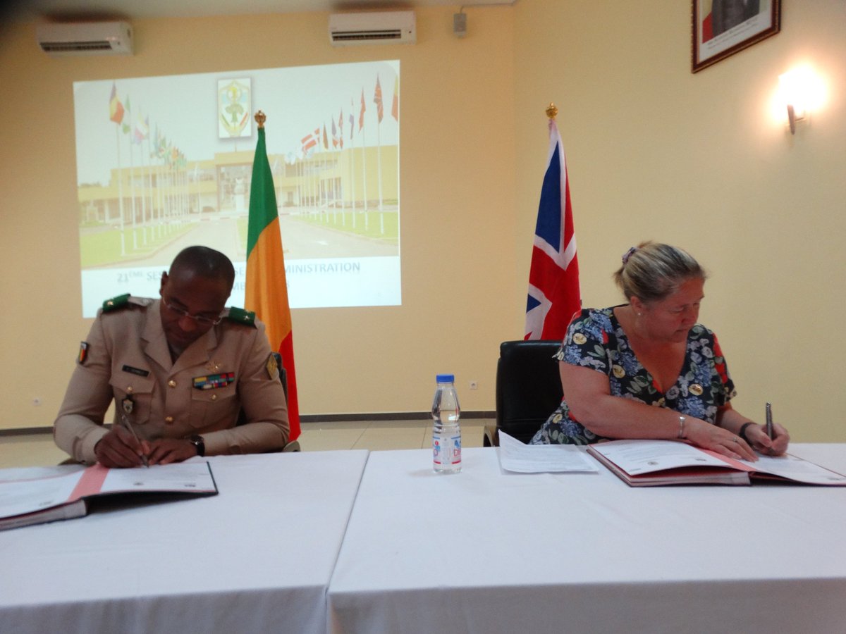 empmli's tweet image. L’EMPABB a tenu ce jeudi 29 /11/ 2018, la 21e session ordinaire de son conseil administration. Présidé par le MDAC , le Pr Tiémoko SANGARE, elle a été marquée par le retour du Royaume-Uni au conseil qu’il avait quitté en 2012 suite à la crise politique qu’avait connue le Mali.