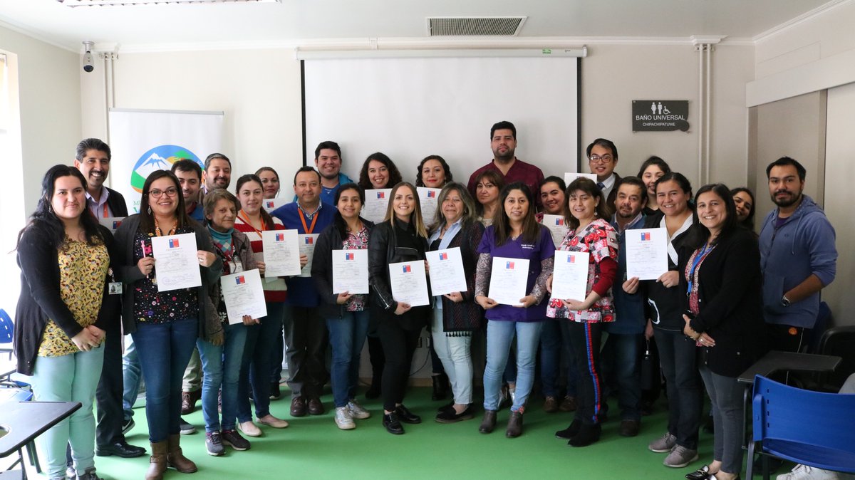 La Unidad del PROMAP (Programa Mapuche) del Servicio de Salud Araucanía Sur realizó la Entrega de Certificado del Curso de Salud Intercultural a los funcionarios del Cesfam de Cajón.