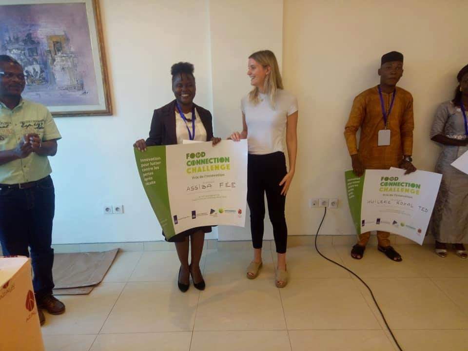 Manubouiti's tweet photo. RT etristars: #Félicitation #AssibaFee la #startup #agrobusiness qui offre des produits sains à base de Moringa pour une alimentation saine et équilibrée a remporté le prix de 20000€ #FCC2018 qui visent à réduire les pertes alimentaires après récolt… https://t.co/iotE5ivCJJ