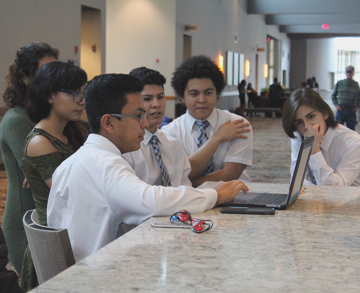 MHSRoboticsEPTX's tweet image. Day 1 of UIL BEST competition, getting ready for our marketing presentation! #Thanks2BESTRobotics  #TeamSISD