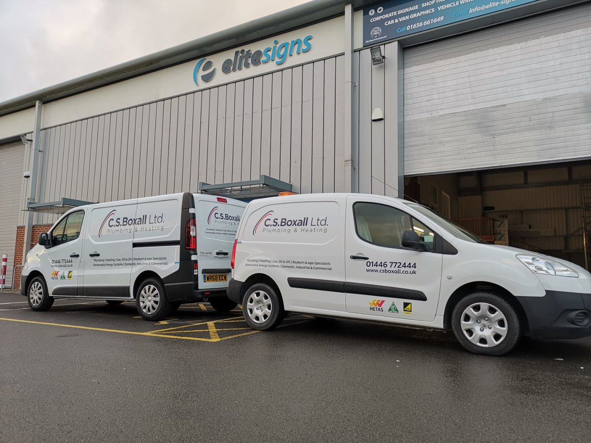 EliteSigns's tweet photo. 3 #vans #branded up for #csboxall #plumbingandheating 2 #RenaultTrafic & 1x #peugeotpartner vans with #metamark @metamarkuk https://t.co/sA9I25nRh6
