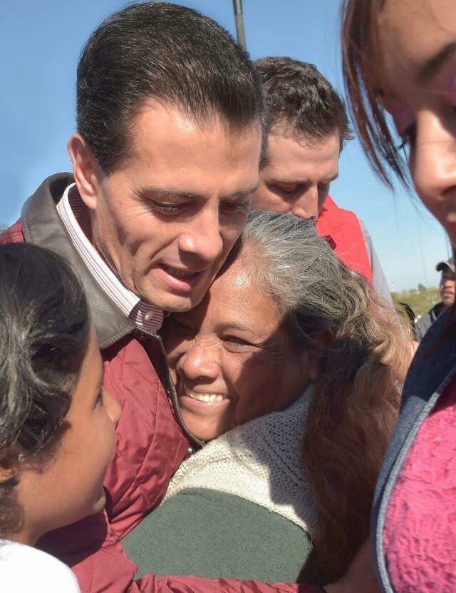 chuygloria's tweet photo. Misión cumplida Presidente @EPN gracias por impulsar este gran programa #Mas65 desde #PiedrasNegras le damos las GRACIAS! #LaFronteraFUERTEdeMéxico https://t.co/oehFiZuo7g