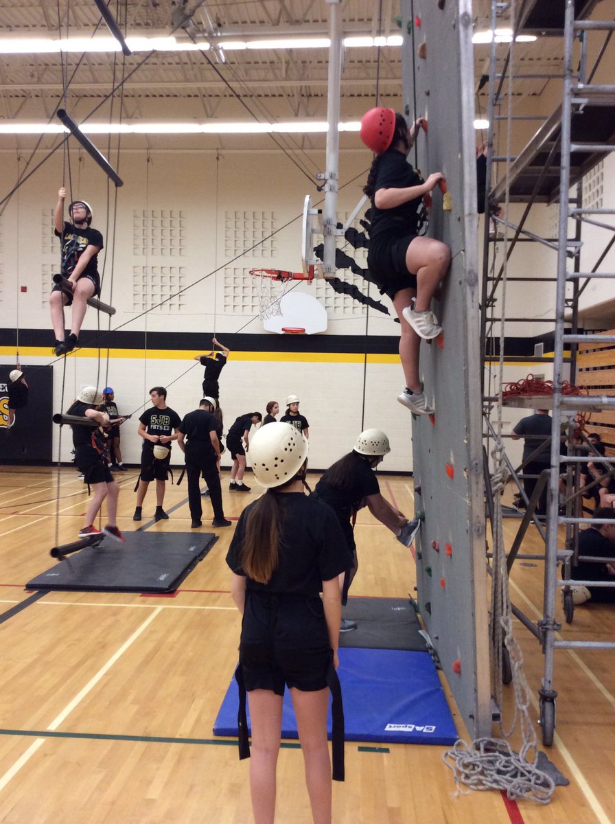 SJDBPhysEd's tweet photo. Amazing week of #Wallclimbing thanks to @NewHeightsClimb and the incredible courage and efforts of our #PPL1O and #PPL2O students #iLovePhysEd #WeAreBlackBears https://t.co/nYLdmaX59P