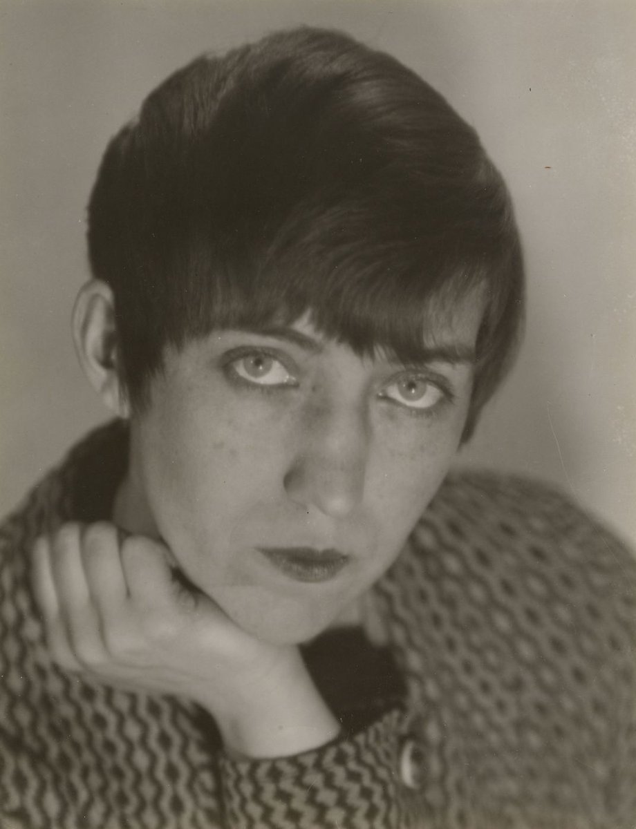 smithsoniannpg's tweet photo. History’s #Selfies: Looking at Artists Looking at Themselves→ https://t.co/DfmSInacOu @SmithsonianMag #EyeToI #myNPG https://t.co/ZBik5vhz7f
