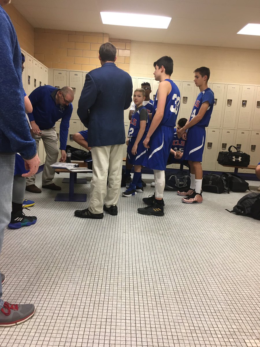 InsightVBD's tweet image. Last night befor 1st game of the 7/8 grade season hopefully the #NeuroVisualTraining makes a positive difference.