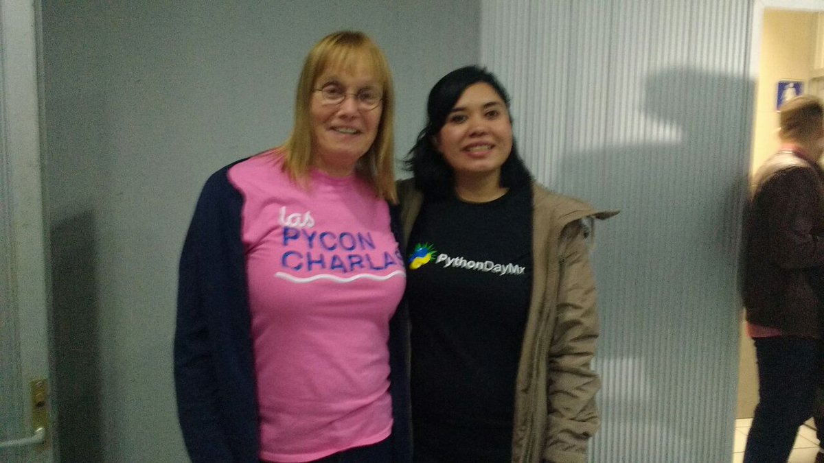 ManningBooks's tweet image. At #PythonDayMX2018 @NaomiCeder is with organizer @mayela0x14 Things are off to a great start! #Python