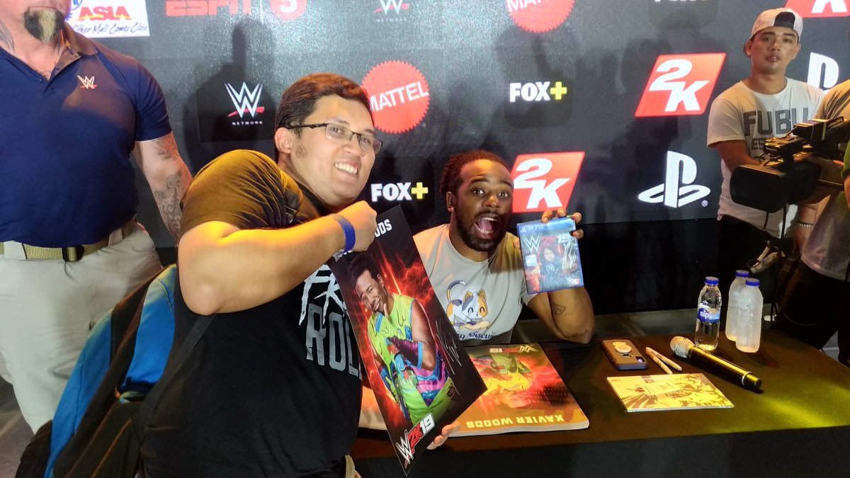 jintonicx910's tweet photo. Having a Pic with My MAN @XavierWoodsPhD And seeing Him Eat Balut and Dance Tinikling is Really Really Really!! GREAT! Surreal Moments! Thanks for this wonderful Oppurtunity @WWESEAsia !! Never evahhhhh Forget This Moment! #XavierSEA #ComeBackSoon #WeWatchWrestling #NewDayRocks https://t.co/UnpuHikcxL