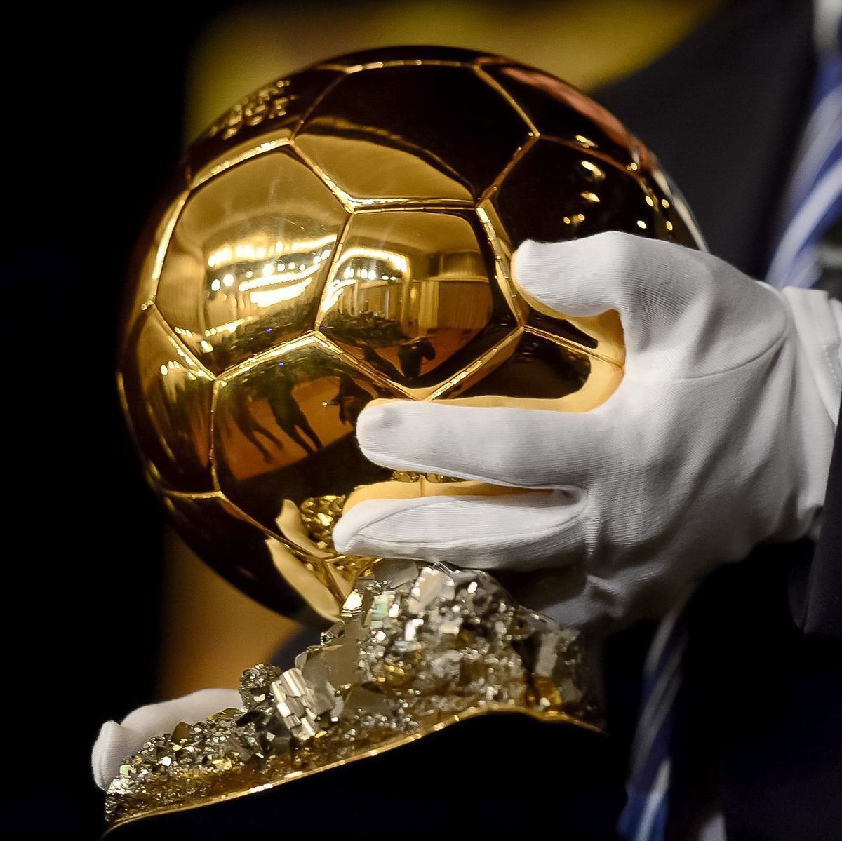 ChampionsLeague's tweet image. 🏆 2018 Ballon d'Or winner will be _______

#UCL