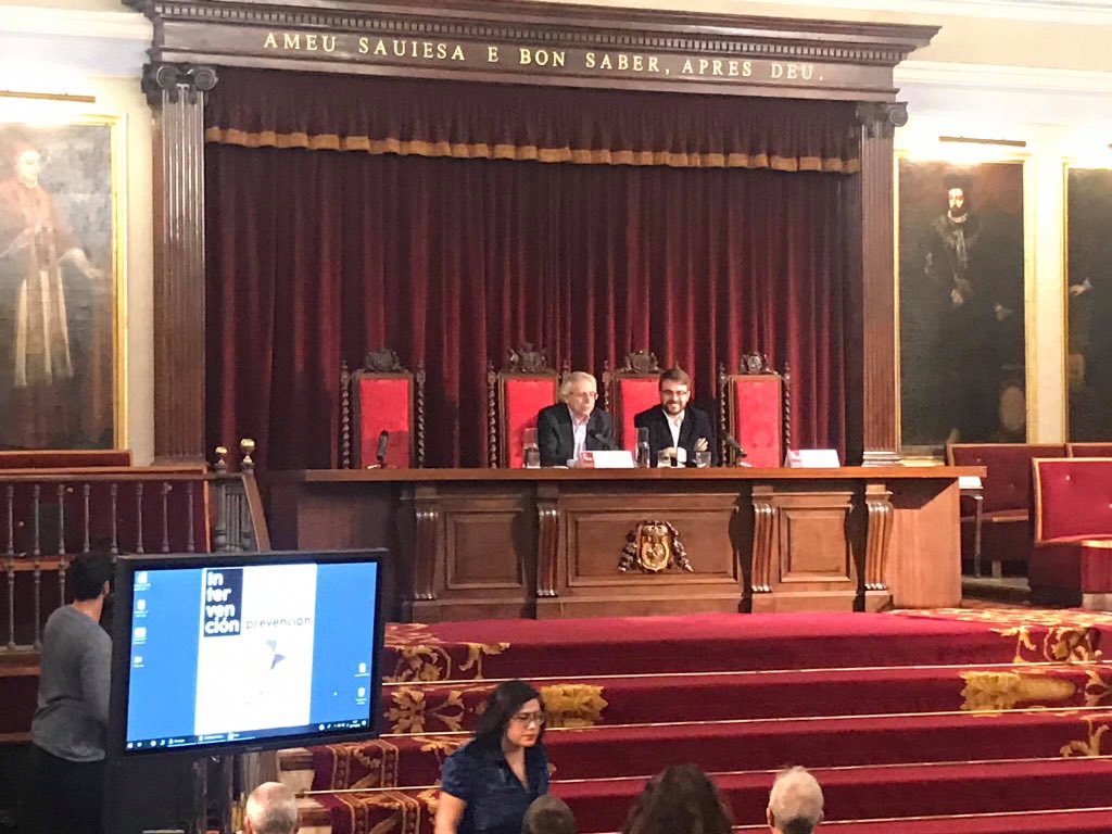 XarxaMujeres's tweet photo. Hoy hemos asistido a la Jornada “Intervención con hombres q ejercen VG como estrategia d prevención” ofrecida x #ProgramaContexto @UV_EG,cuya meta es hacer 1 sociedad libre d violencia,usando herramientas q permitan establecer relaciones d pareja saludables y basadas en l respeto https://t.co/Cp4Whb9yaD
