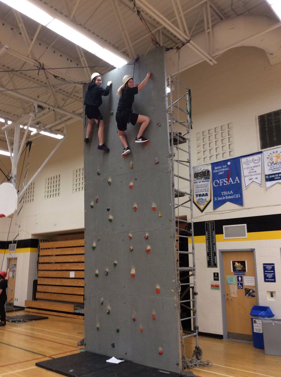 SJDBPhysEd's tweet photo. Facing fears, building trust, and tackling new challenges #Wallclimbing #iLovePhysEd #PPL1O #PPL2O #WeAreBlackBears https://t.co/0d3EZ6855Y